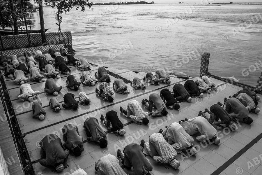 Prayer at the River's Edge
